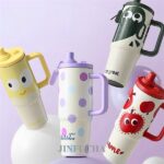 Ly Giữ Nhiệt Quai Cầm Hoạt Hình 900ml (Thùng 40)