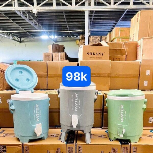 Bình nước nhựa có vòi