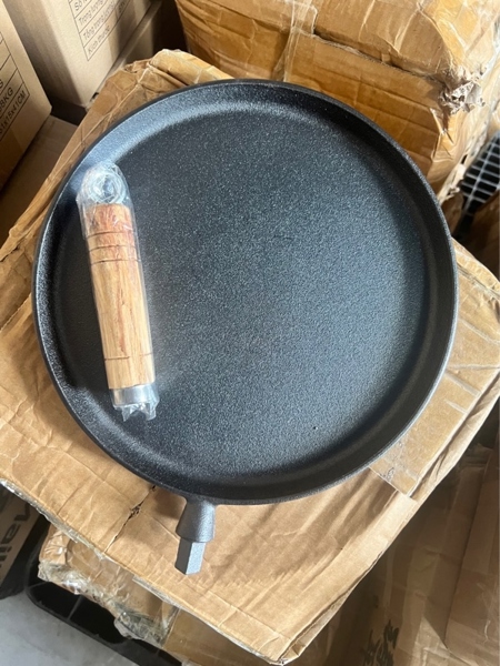 Chảo Gang Tay Cầm Cán Gỗ 26CM (Thùng 30)