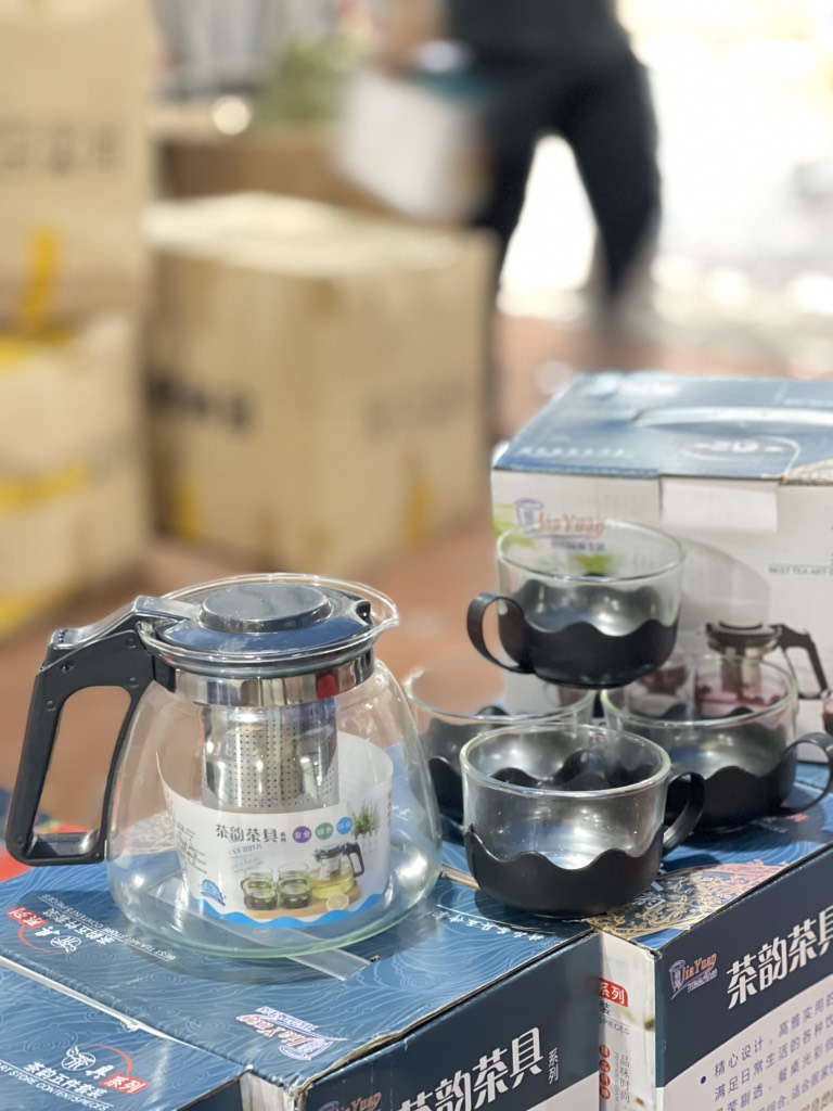 Ấm Pha Trà Kèm 4 Ly Thủy Tinh (Thùng 24)